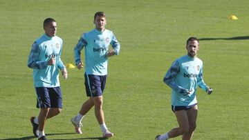 20/11/20
 ENTRENAMIENTO DEL LEVANTE UD - DUARTE - RADOJA - MIRAMON
 
 
 
 
 
 
 
 
 
 
 
 
 
 
 
 
 
 