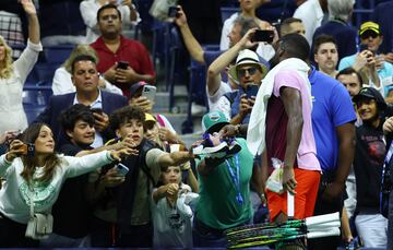 Partido de semifinales del US Open de tenis entre Carlos Alcaraz y Frances Tiafoe.
