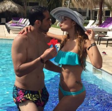 Bravo ha subido fotos junto a su señora en el caribe.