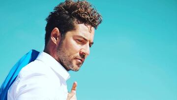 David Bisbal deja que Rosanna Zanetti le corte los rizos... ¡y queda satisfecho!