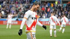 De Tomás, cabizbajo durante el partido contra el Alavés.