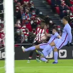 El penalti que condenó al Barça y que Muniain aprovechó para lucirse