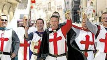 Parecen templarios, pero en realidad están templados. Como la cosa siga así, van a tener que mandar desde Escocia barcos y aviones llenos de whisky.