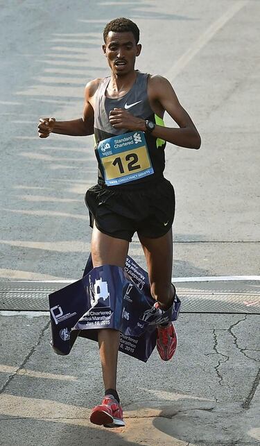 Maratón: Kenia, 12; Etiopía, 4. Y Javi Guerra.