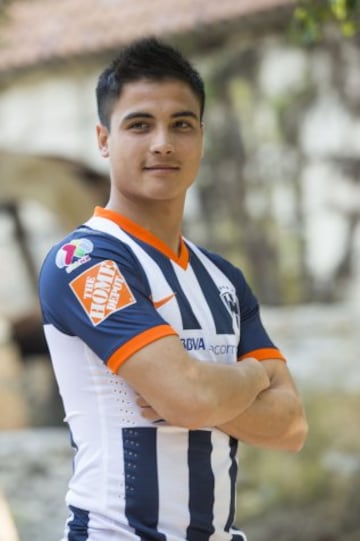 No quita el dedo del renglón. A pesar de tener pocas oportunidades, sigue vistiendo los colores del Monterrey.