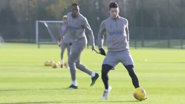 Golazo de James en entrenamiento del Everton