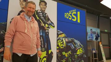 Graziano Rossi ve a su hijo pilotando con 45 años en MotoGP