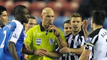 El inglés Howard Webb arbitrará el Oporto-Sevilla