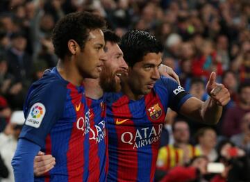 Messi, Neymar y Suárez celebran un gol con el Barcelona.