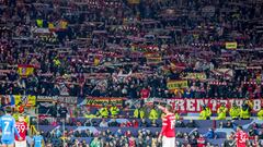 Aficionados del Atl&eacute;tico desplazados a Old Trafford.