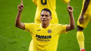 Carlos Bacca celebrando un gol con Villarreal.