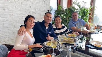 Georgina demuestra la buena relaci車n con su suegra antes de una comida en familia