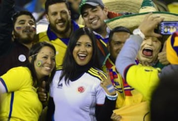 La belleza y los colores tiñeron las gradas en la primera fase de la Copa América Chile 2015. 