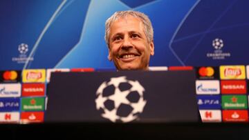 Lucien Favre en la rueda de prensa previa al partido de vuelta de Champions contra el Tottenham