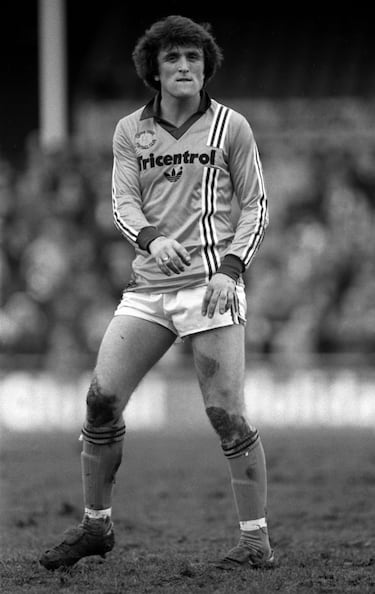 Tras su paso por el Zaragoza, se fue al Luton Town. Allí pasaría a la historia del conjunto inglés: marcaría un gol al Manchester City que permitía al conjunto londinense permanecer en la Primera División inglesa y condenaba a los 'citizen' al descenso.