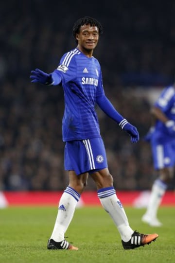 Juan Cuadrado fichó por el Chelsea procedente de la Fiorentina por 30,1 millones de euros en febrero de 2015, convirtiéndose así en el sexto fichaje más caro de Los Blues. En agosto de 2015 fue cedido a la Juventus de Turín previo pago de 1,8 millones de euros.