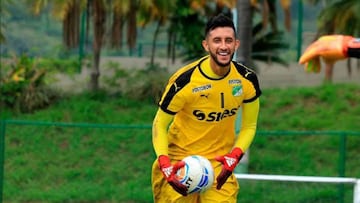 La Academia rojinegra anunció el fichaje del guardameta colombiano procedente del Deportivo Calí de Colombia.