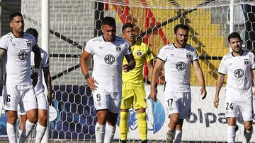 Colo Colo no halla solución