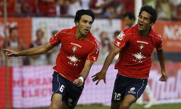 Nekounam y Masoud celebran un gol con Osasuna.