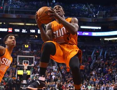 Los Suns traspasan a Eric Bledsoe a los Bucks junto a Giannis