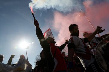 Seguidores de River en la fan zone situada en Plaza de Castilla.