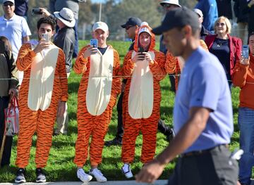 Tiger Woods disputa el Farmers Insurance en Torrey Pines, donde ha ganado hasta en siete ocasiones. Los partidos del icono de golf son siempre los más seguidos en los torneos y es habitual ver  a fans disfrazados de tigre, como sucedió en el campo de San Diego. Tiger, a los 44 años, podría superar el récord de victorias de Snead (82).
