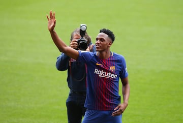 Yerry Mina presentado presentado en el Barcelona en el Camp Nou