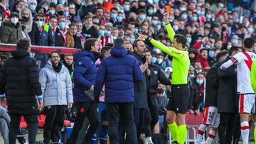 Munuera Montero, referee of the match see the red card to Fran Merida of Espanyol during La liga football match played between Rayo Vallecano and RCD Espanyol at Vallecas stadium on December 5, 2021, in Madrid, Spain.
 AFP7 
 05/12/2021 ONLY FOR USE IN SP