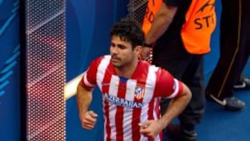 Diego Costa, cuando se retir&oacute; en la final de la Champions.