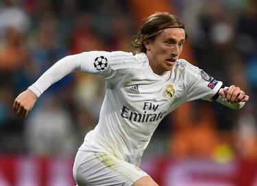 Luka Modric extends Real Madrid deal through to 2020