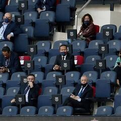 Bartomeu sigue... de momento