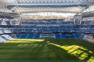 Las obras de remodelación del estadio del club madrileño siguen avanzando sin pausa. Esta vez el club nos ha querido enseñar en que situación se encuentra la cubierta del estadio.