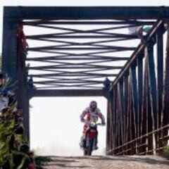 Joan Barreda se transforma
en el nuevo líder en motos