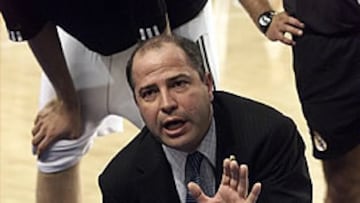 <b>MALOS RESULTADOS</B>. Imbroda asumió el cargo de técnico del Real Madrid el pasado verano. Bajo sus órdenes, el club ha firmado la peor temporada de su historia.