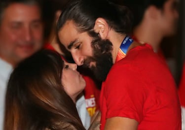 El baloncestista Ricky Rubio y su novia siempre han hecho gala de una total discreción en cuanto a su vida privada se refiere. La pareja tuvo su primer hijo a principios de este año pero todavía no se sabe el nombre del pequeño.