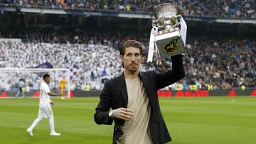 Ramos, con la Supercopa 2019-20.