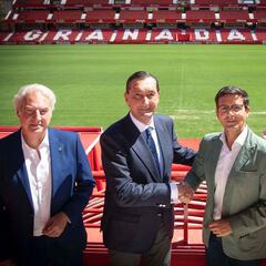 El Ayuntamiento y el Granada firman una nueva cesión de Los Cármenes