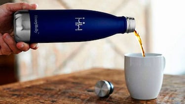 Dile adiós al plástico con la botella de agua más vendida en Amazon