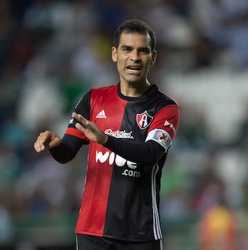 Pisó una cancha de Primera División por primera vez en 1996, con la playera del Atlas y su ascenso fue meteórico. Tres años después, ya era titular con la Selección Mexicana, integró el plantel que ganó la Confederaciones de 1999, y emigró a Mónaco. Salió Campeón y arribó al Barcelona para compartir vestuario con figuras como Puyol, Ronaldinho y Xavi. Ahí consiguió dos ligas españolas y una Champions League. A finales de 2016, regresó al Atlas para completar el círculo y terminar su carrera. Tres goles en tres Mundiales distintos (Alemania, Sudáfrica y Brasil) apuntalan su leyenda.