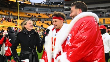 PITTSBURGH, PENNSYLVANIA - DECEMBER 25: Patrick Mahomes #15 and Travis Kelce #87 of the Kansas City Chiefs speaks with a NETFLIX reporter after the game against the Pittsburgh Steelers at Acrisure Stadium on December 25, 2024 in Pittsburgh, Pennsylvania. Joe Sargent/Getty Images/AFP (Photo by Joe Sargent / GETTY IMAGES NORTH AMERICA / Getty Images via AFP)