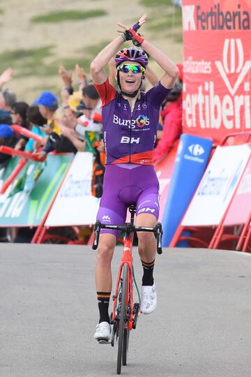 Jetse Bol,  celebró el segundo puesto momentos antes de cruzar la línea de meta.