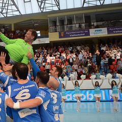 El Cangas recupera a Javi Díaz para el balonmano gallego
