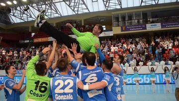 El Cangas recupera a Javi Díaz para el balonmano gallego