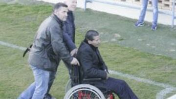 Cáceres visita a los jugadores del Zaragoza.