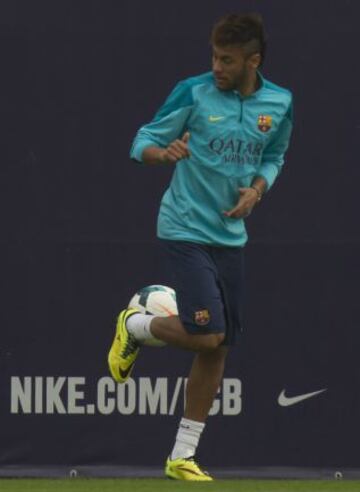 Neymar durante el entrenamiento del sábado.