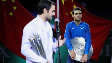 Federer closes on Nadal after Shanghai victory