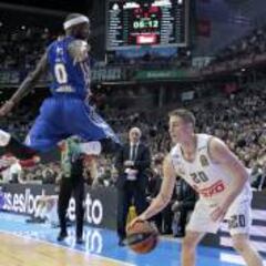 El Madrid gana a lo campeón con defensa y un gran Carroll