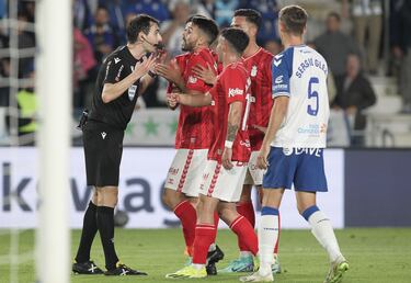 El Tenerife devora a Las Palmas