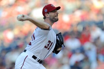 Scherzer tiene has ahora 2,323 ponches desde qque inició su carrera en Las Mayores en 2008.