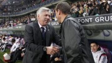 Ancelotti saluda a Javi Gracia antes del partido.